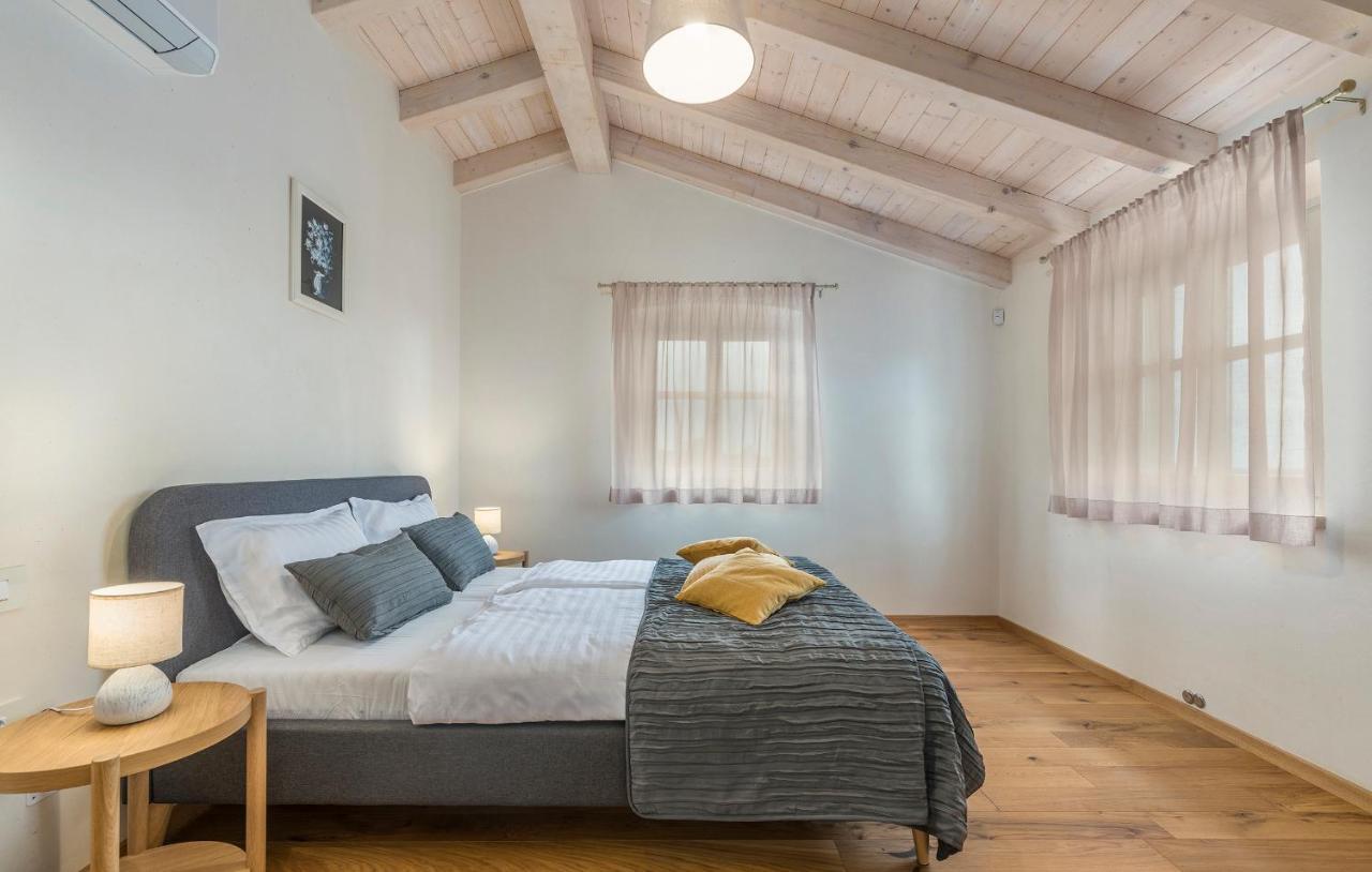 Villa-osmium Vila *