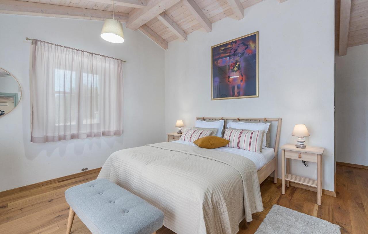 Villa Villa-osmium