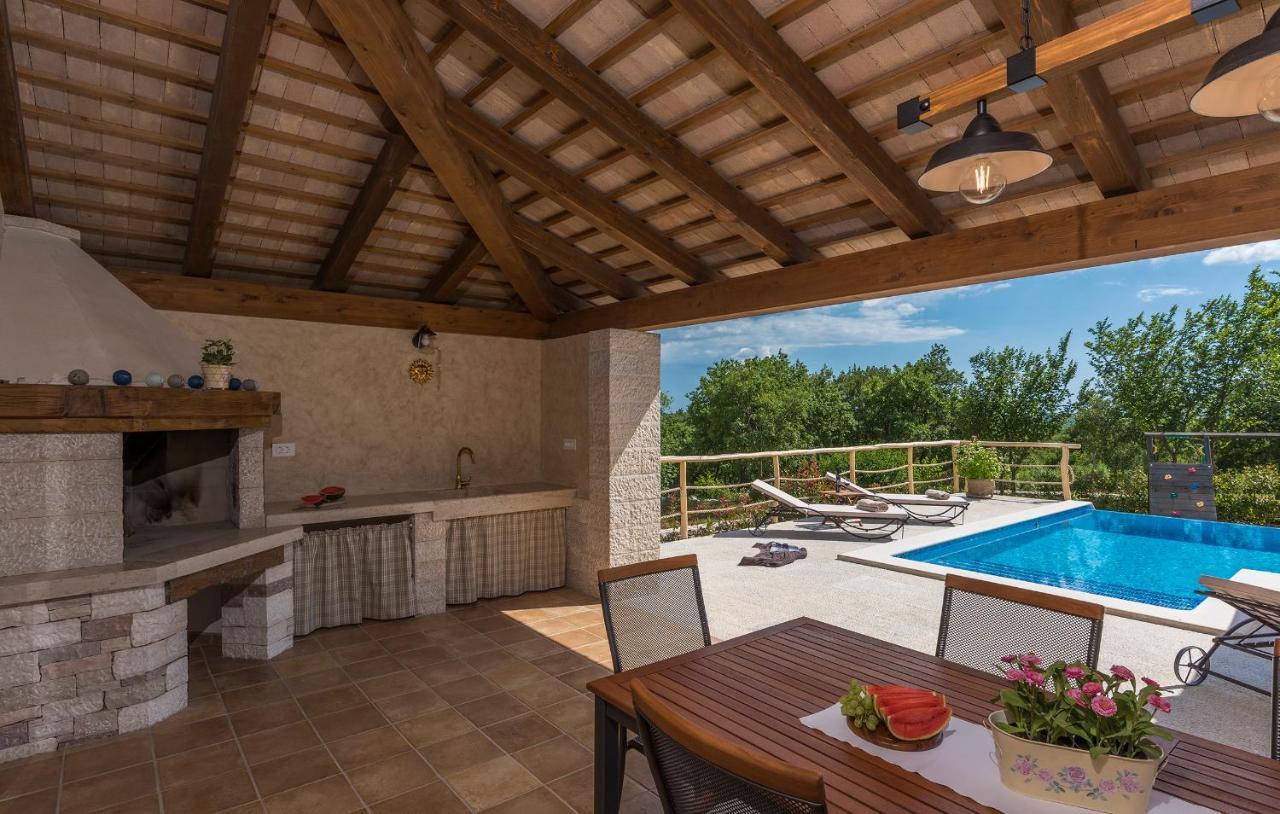 Villa Villa-osmium