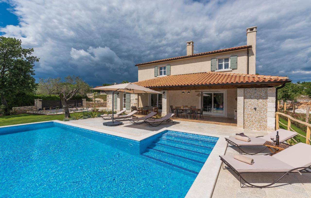 Villa-osmium Villa Smoljanci