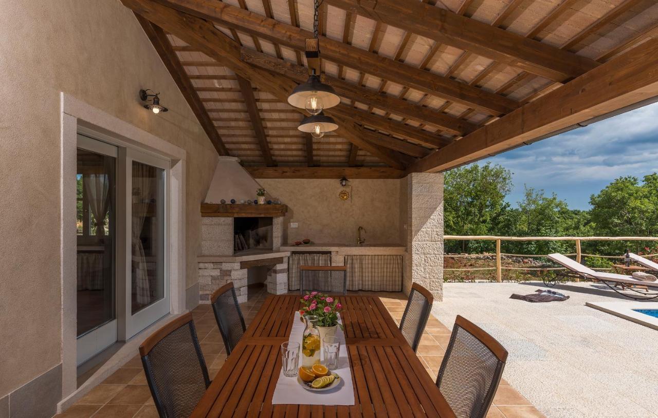 Villa Villa-osmium Smoljanci